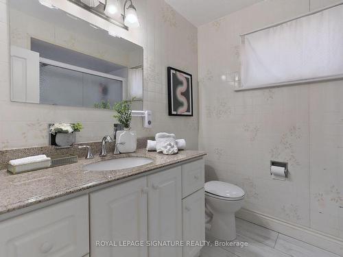 28 Tanjoe Cres, Toronto, ON - Indoor Photo Showing Bathroom