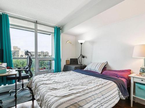 619-600 Fleet St, Toronto, ON - Indoor Photo Showing Bedroom