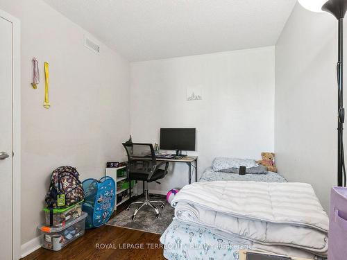 619-600 Fleet St, Toronto, ON - Indoor Photo Showing Bedroom