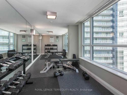 619-600 Fleet St, Toronto, ON - Indoor Photo Showing Gym Room