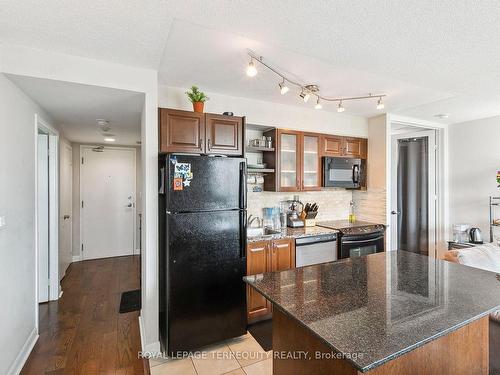 619-600 Fleet St, Toronto, ON - Indoor Photo Showing Kitchen With Upgraded Kitchen