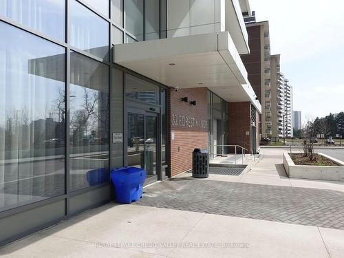 401-32 Forest Manor Rd, Toronto, ON - Outdoor With Exterior