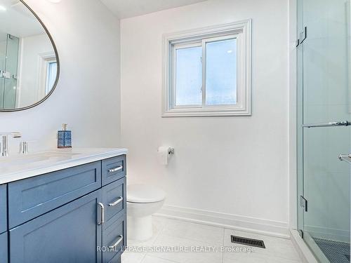 2667 Council Ring Rd, Mississauga, ON - Indoor Photo Showing Bathroom