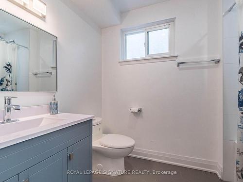 2667 Council Ring Rd, Mississauga, ON - Indoor Photo Showing Bathroom