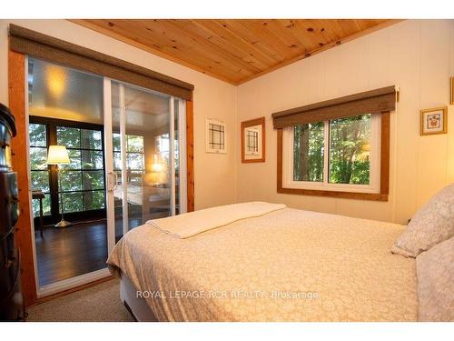 20 Birch Glen Dr, Kawartha Lakes, ON - Indoor Photo Showing Bedroom