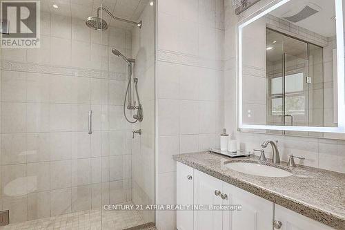 67 Pinnacle Road, Toronto, ON - Indoor Photo Showing Bathroom
