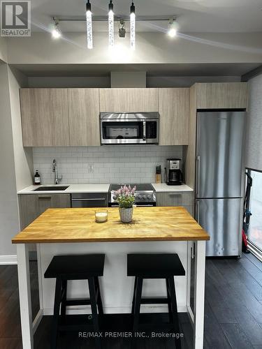 1607 - 42 Charles St Street E, Toronto, ON - Indoor Photo Showing Kitchen