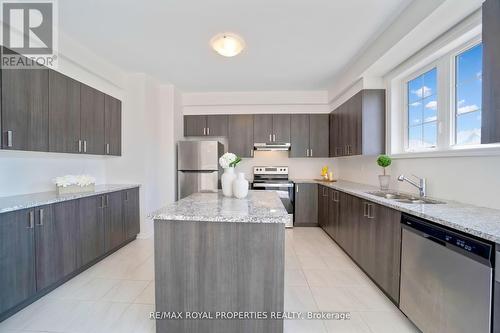 352 Coronation Road, Whitby, ON - Indoor Photo Showing Kitchen With Double Sink With Upgraded Kitchen