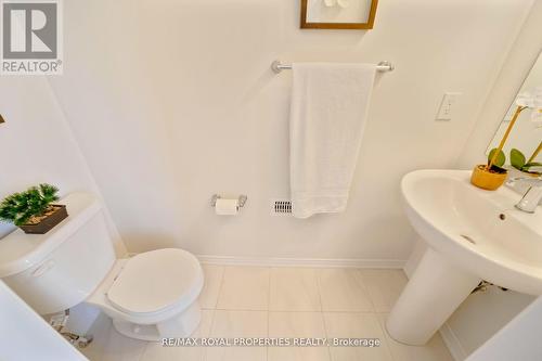 352 Coronation Road, Whitby, ON - Indoor Photo Showing Bathroom