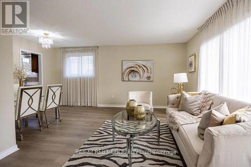 #Main - 140 Woodpark Place, Newmarket, ON - Indoor Photo Showing Living Room