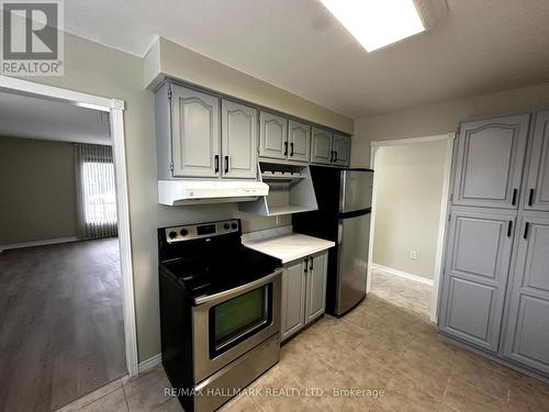 #Main - 140 Woodpark Place, Newmarket, ON - Indoor Photo Showing Kitchen