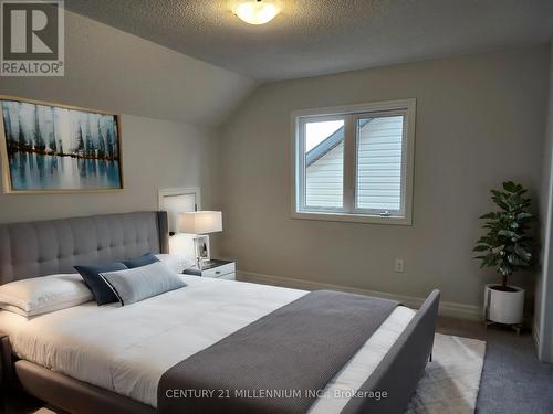 13 Rosanne Circle, Wasaga Beach, ON - Indoor Photo Showing Bedroom