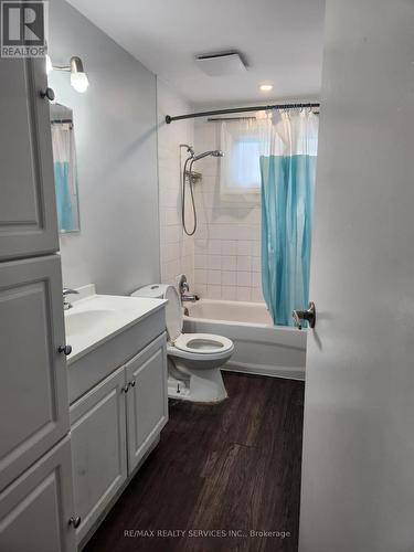 Upper - 71 Helene Crescent, Waterloo, ON - Indoor Photo Showing Bathroom