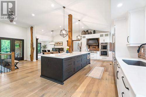 4 Greenwood Crescent, East Garafraxa, ON - Indoor Photo Showing Kitchen With Upgraded Kitchen