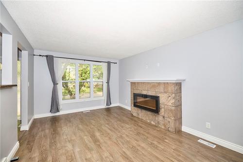 3281 Addison Avenue, Niagara Falls, ON - Indoor Photo Showing Living Room With Fireplace