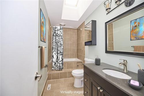 3281 Addison Avenue, Niagara Falls, ON - Indoor Photo Showing Bathroom