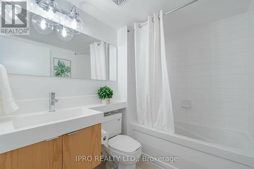 2708 - 25 Telegram Mews, Toronto, ON - Indoor Photo Showing Bathroom