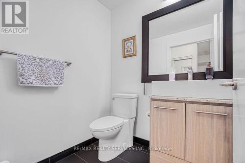 202 - 170 Chiltern Hill Road, Toronto, ON - Indoor Photo Showing Bathroom