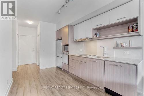 202 - 170 Chiltern Hill Road, Toronto, ON - Indoor Photo Showing Kitchen