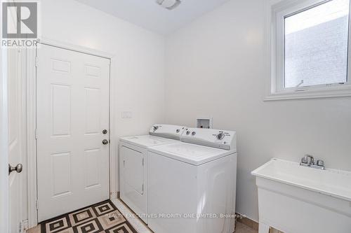 1 Treetops Boulevard, New Tecumseth, ON - Indoor Photo Showing Laundry Room