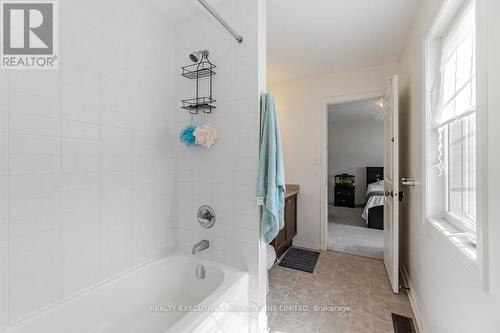 1 Treetops Boulevard, New Tecumseth, ON - Indoor Photo Showing Bathroom