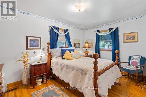 21 Aquadale Drive, St. Catharines, ON - Indoor Photo Showing Bedroom
