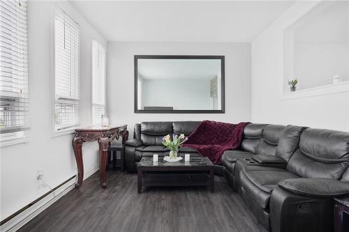 1250 Limeridge Road E|Unit #31, Hamilton, ON - Indoor Photo Showing Living Room