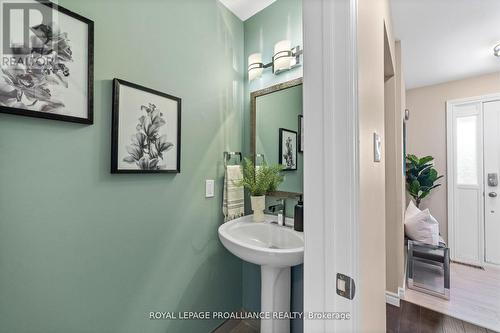 5 Teddington Crescent, Whitby, ON - Indoor Photo Showing Bathroom