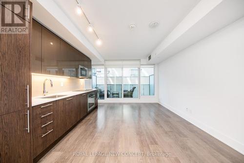 417 - 403 Church Street, Toronto, ON - Indoor Photo Showing Kitchen