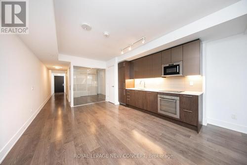 417 - 403 Church Street, Toronto C08, ON - Indoor Photo Showing Kitchen