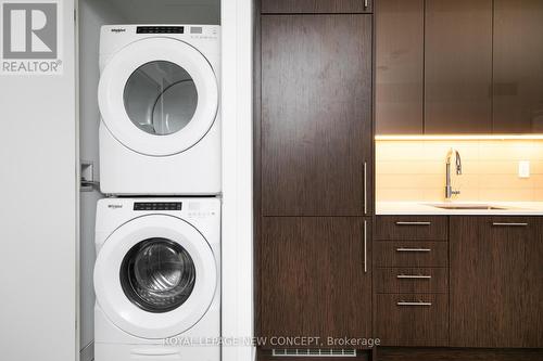 417 - 403 Church Street, Toronto, ON - Indoor Photo Showing Laundry Room