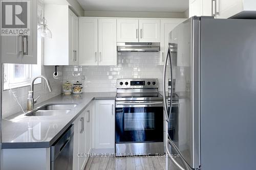 236 Dunsmore Lane, Barrie (Georgian Drive), ON - Indoor Photo Showing Kitchen With Double Sink With Upgraded Kitchen