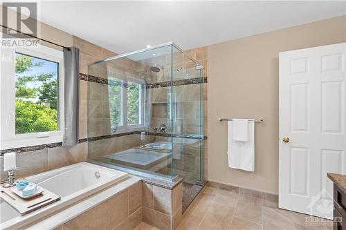Primary Ensuite - 81 Hansen Avenue, Kanata, ON - Indoor Photo Showing Bathroom