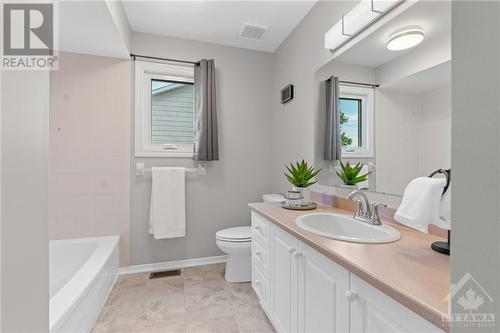 81 Hansen Avenue, Kanata, ON - Indoor Photo Showing Bathroom