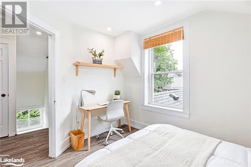 9 Alfred Street W, Thornbury, ON - Indoor Photo Showing Bedroom