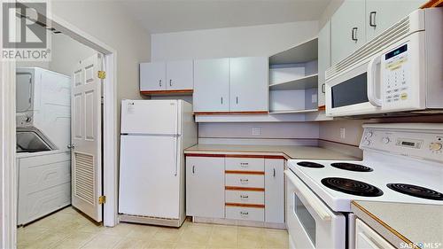 901 1867 Hamilton Street, Regina, SK - Indoor Photo Showing Kitchen