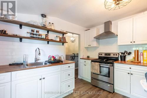 38 Hincks Street, St. Thomas, ON - Indoor Photo Showing Kitchen