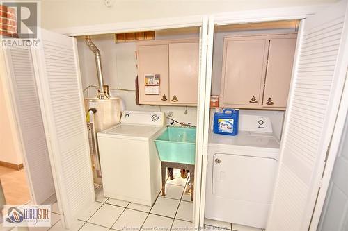 1733 Glendale Avenue, Windsor, ON - Indoor Photo Showing Laundry Room