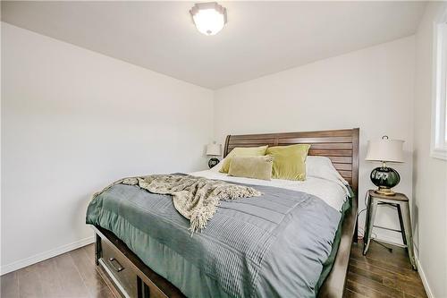 134 Stirling Street, Caledonia, ON - Indoor Photo Showing Bedroom