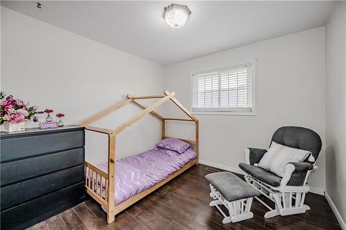 134 Stirling Street, Caledonia, ON - Indoor Photo Showing Bedroom