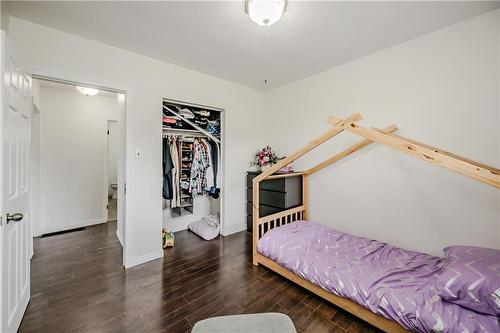 134 Stirling Street, Caledonia, ON - Indoor Photo Showing Bedroom