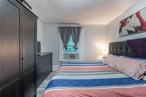 25 Albion Street, Brantford, ON - Indoor Photo Showing Bedroom