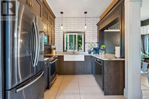 14 Catharine Street, Port Colborne, ON - Indoor Photo Showing Kitchen With Upgraded Kitchen