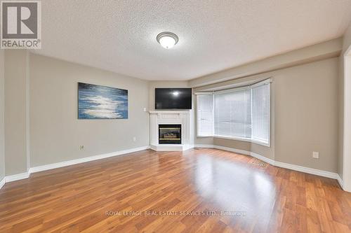 100 Fellowes Crescent, Hamilton, ON - Indoor Photo Showing Living Room With Fireplace