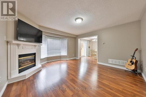 100 Fellowes Crescent, Hamilton, ON - Indoor Photo Showing Living Room With Fireplace