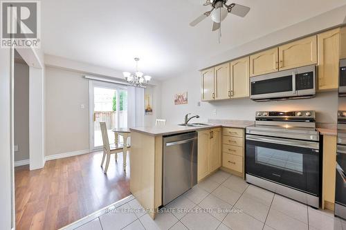 100 Fellowes Crescent, Hamilton, ON - Indoor Photo Showing Kitchen With Stainless Steel Kitchen