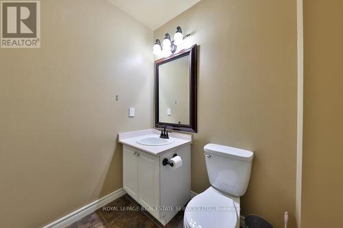 100 Fellowes Crescent, Hamilton, ON - Indoor Photo Showing Bathroom