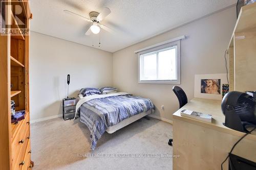 100 Fellowes Crescent, Hamilton, ON - Indoor Photo Showing Bedroom