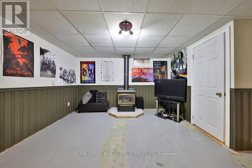 100 Fellowes Crescent, Hamilton, ON - Indoor Photo Showing Other Room