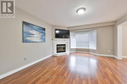 100 Fellowes Crescent, Hamilton, ON - Indoor Photo Showing Living Room With Fireplace